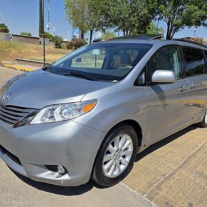 Toyota Sienna 2013 XLE Plus